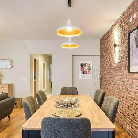 Prestige, Spacious, 3br Daire *