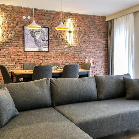 Prestige, Spacious, 3br Daire *
